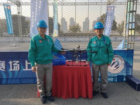 决赛外场飞机试飞